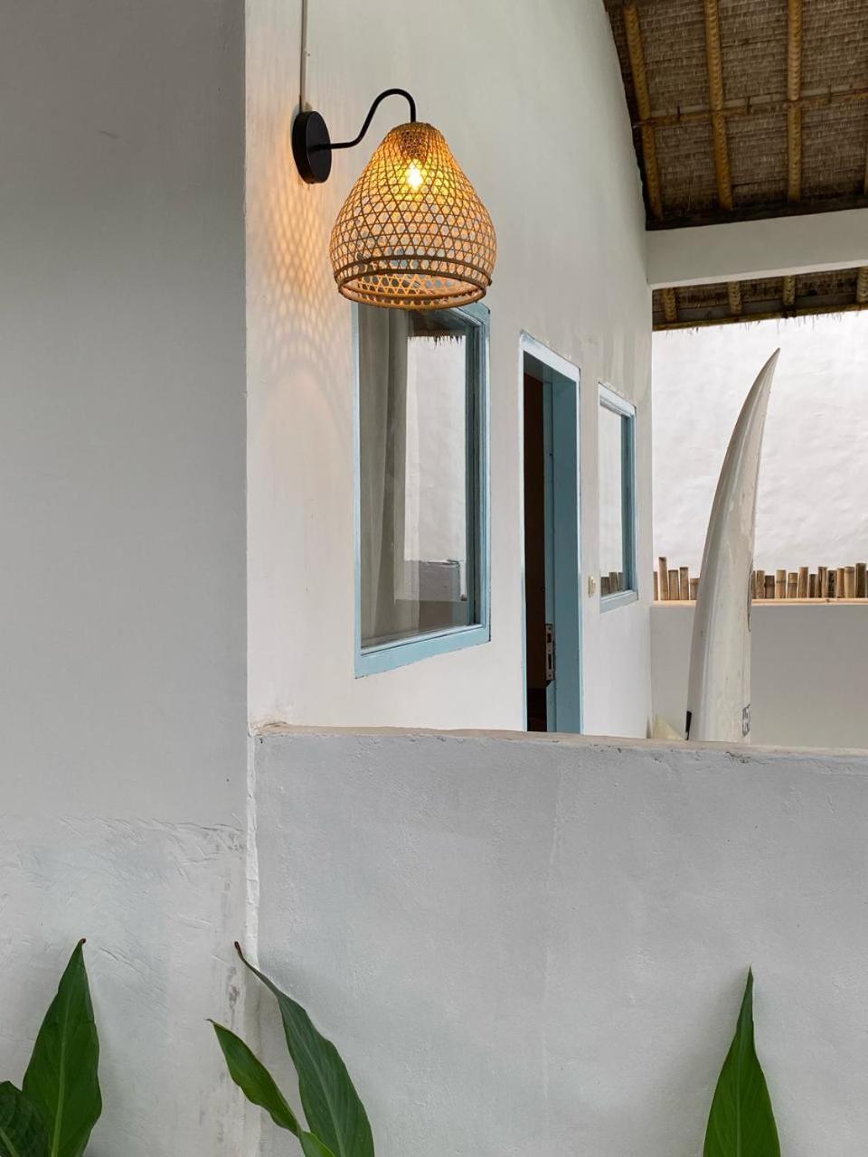 Surf Shack Grupuk Hotel Bumbang Екстериор снимка