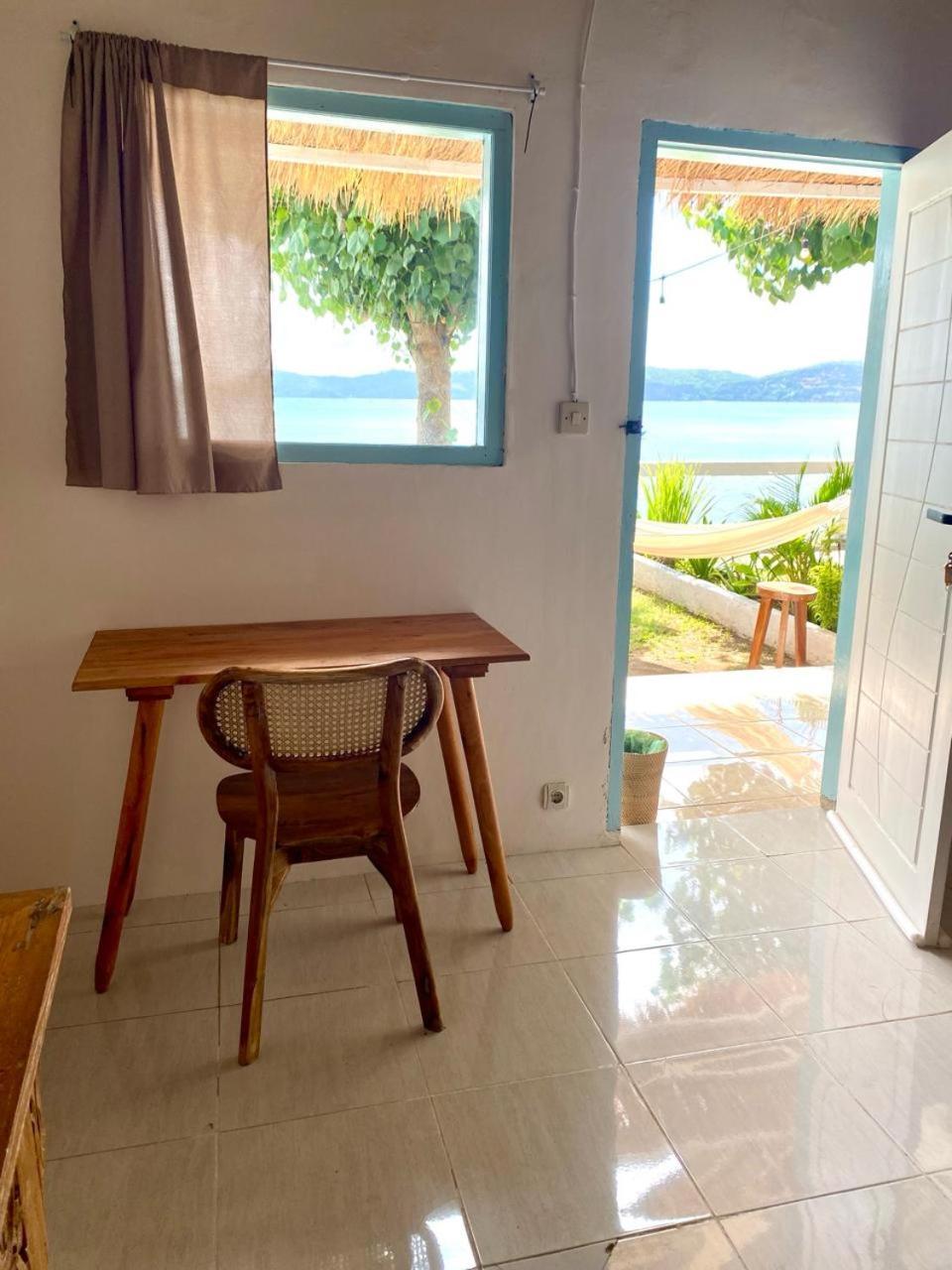 Surf Shack Grupuk Hotel Bumbang Екстериор снимка