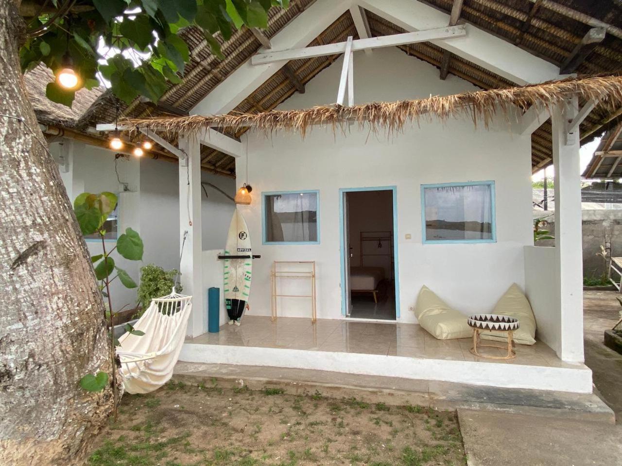 Surf Shack Grupuk Hotel Bumbang Екстериор снимка