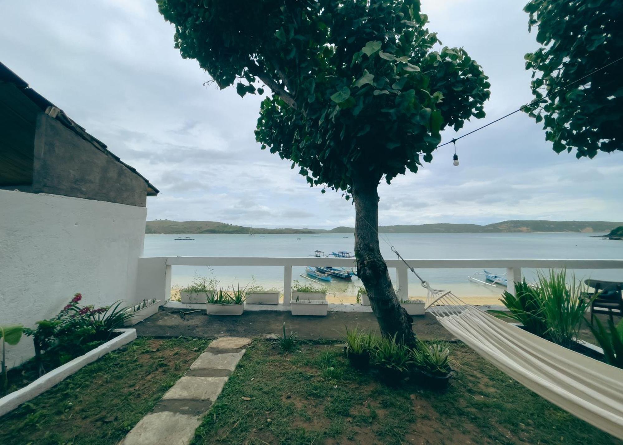 Surf Shack Grupuk Hotel Bumbang Екстериор снимка